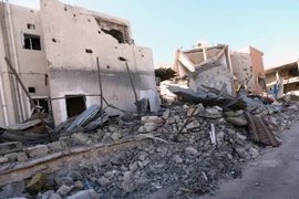 Cảnh đổ nát do xung đột ở thành phố Sirte, phía đông Tripoli. (Nguồn: AFP/TTXVN)