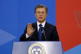 Ông Moon Jae-In tuyên thệ nhậm chức Tổng thống Hàn Quốc tại buổi lễ ở Seoul ngày 10/5. (Nguồn: EPA/TTXVN)
