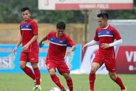 Các tuyển thủ U20 trong buổi tập. (Ảnh: Quốc Khánh/TTXVN)