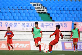 Thanh Hậu trong buổi tập chiều 17/5 của U20 Việt Nam. (Nguồn: VFF)