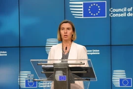 Đại diện cấp cao về chính sách an ninh và đối ngoại của EU, bà Federica Mogherini, phát biểu tại buổi họp báo. (Ảnh: Kim Chung/TTXVN)