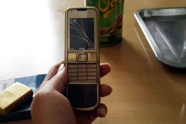 Chiếc Nokia này có giá khoảng gần 30 triệu đồng. (Ảnh: T.H/Vietnam+)