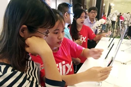 Trải nghiệm kho nội dung của iflix trên nền tảng 4G của MobiFone. (Ảnh: T.H/Vietnam+)