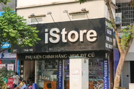 Nhiều cửa hàng sử dụng nhãn hiệu của Apple ở Việt Nam đã nhận được thư thông báo vi phạm. (Ảnh chỉ có tính minh họa: Minh Sơn/Vietnam+)