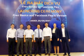 Đại diện MobiFone và Facebook cho biết, các dịch vụ này tạo điều kiện cho thuê bao nhà mạng duy trì kết nối, chia sẻ qua Facebook khi tài khoản chỉ còn 0 đồng. (Ảnh: CTV/Vietnam+)