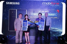 Lễ ra mắt "Bộ đôi hoàn hảo" của MobiFone. (Nguồn: MBF)