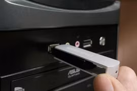 Đã có hơn 75.000 máy tính tại Việt Nam bị lây nhiễm mã độc qua USB trong ba tháng đầu năm 2017. (Ảnh minh họa: T.H/Vietnam+) 