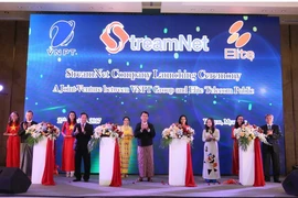 Bộ trưởng Trương Minh Tuấn dự lễ khai trương liên doanh của VNPT tại Myanmar. (Ảnh: VNPT)