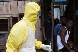 Công bố những đoạn video tư liệu hiếm về dịch Ebola năm 1976