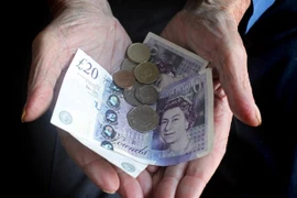 Số gia đình thuộc diện nghèo tại Anh tăng lên mức kỷ lục