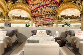 Cơ hội nghỉ đêm tại cửa hàng cao cấp ở Paris dành cho du khách