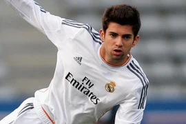 Con trai huyền thoại Zinedine Zidane tái hiện tuyệt kỹ Roulette