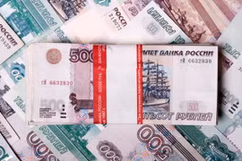 Nga yêu cầu doanh nghiệp bán bớt ngoại tệ để hỗ trợ đồng ruble