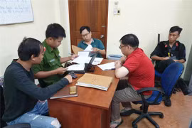 Lực lượng chức năng lấy lời khai đối tượng. (Nguồn: Bộ Công an)