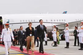 Thủ tướng Vương quốc Hà Lan Mark Rutte đến Sân bay quốc tế Nội Bài (Hà Nội). (Ảnh: Dương Giang/TTXVN)