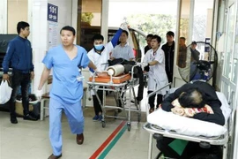 Trong 9 ngày Tết, bệnh viện Hữu nghị Việt Đức đã cấp cứu hơn 13.000 trường hợp bệnh nhân, trong đó gần 600 ca do tai nạn giao thông, 30% số ca xét nghiệm có nồng độ cồn. (Ảnh: Dương Ngọc/TTXVN)