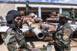 Thành viên đội tăng Angola. (Nguồn: Sputnik)