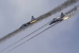 Không quân Nga đã liên tục tổ chức nhiều cuộc oanh kích vào các mục tiêu của IS ở Syria. (Nguồn: FT)