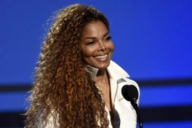 Janet Jackson, em gái Vua pop quá cố Michael Jackson, đã sinh con ở tuổi 50. (Nguồn: People) 