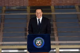 Tổng thống Panama Juan Carlos Varela phát biểu sau cuộc họp với các nhà ngoại giao nước ngoài ở Panama City ngày 6/4. (Nguồn: AFP/TTXVN)