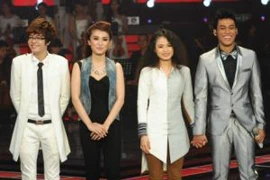 Bốn thí sinh trước sự lựa chọn của các huấn luyện viên (Ảnh: Lý Võ Phú Hưng)