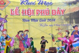 Tiết mục văn nghệ trong Lễ khai mạc. (Ảnh: Công Luật/TTXVN)