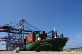 Cảng quốc tế Cái Mép đón siêu tàu container. (Ảnh: Đoàn Mạnh Dương/TTXVN)