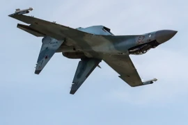 Máy bay chiến đấu Sukhoi Su-35 của Nga bay trình diễn tại Triển lãm Hàng không vũ trụ quốc tế Moskva ở Zhukovsky ngày 20/7/2017. (Nguồn: EPA/TTXVN)