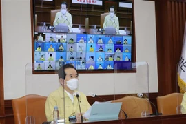 Thủ tướng Hàn Quốc Chung Sye-kyun phát biểu tại phiên họp của Ủy ban Đối phó thảm họa và An toàn ở Seoul. (Ảnh: Yonhap/TTXVN)