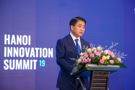 Chủ tịch Uỷ ban Nhân dân Thành phố Hà Nội Nguyễn Đức Chung phát biểu khai mạc Diễn đàn. (Ảnh: Minh Sơn/Vietnam+)