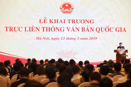 Chủ tịch Tập đoàn Viettel – Thiếu tướng Lê Đăng Dũng phát biểu tại Lễ khai trương Trục liên thông Văn bản Quốc gia, Thủ tướng Chính phủ Nguyễn Xuân Phúc. (Ảnh: PV/Vietnam+)