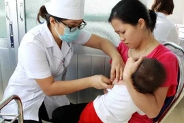 Những trẻ bị phản ứng vắcxin Quinvaxem phục hồi tốt