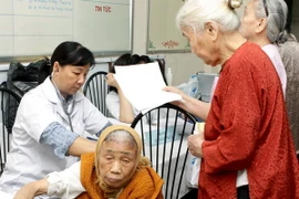 Phát triển kỹ thuật hiện đại, điều trị bệnh người cao tuổi