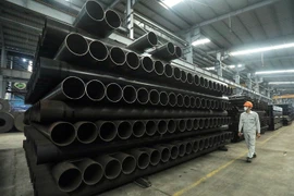 Sản phẩm ống thép đen hàn sản xuất tại Việt Nam. (Ảnh: Tuấn Anh/TTXVN)