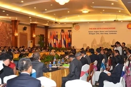 Hội nghị tham vấn giữa các Bộ trưởng kinh tế ASEAN và đối tác. (Ảnh: Trần Chí Hùng/Vietnam+)