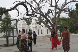 Người dân Myanmar ở kinh thành cũ Mandalay. (Nguồn: Internet)
