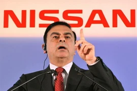 Ông Carlos Ghosn, khi giữ chức Chủ tịch tập đoàn Nissan, trong cuộc họp báo tại Yokohama của Nhật Bản ngày 12/5/2011. (Ảnh: AFP/TTXVN)
