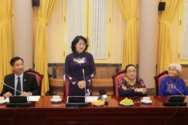 Phó Chủ tịch nước Đặng Thị Ngọc Thịnh phát biểu tại buổi gặp mặt. (Ảnh: Lâm Khánh/TTXVN)