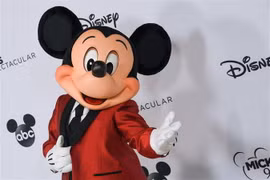 Chuột Mickey tại lễ kỷ niệm 90 năm của Mickey ở Los Angeles của Mỹ ngày 6/10 vừa qua. (Ảnh: AFP/TTXVN)