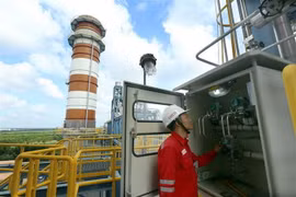 Vận hành sản xuất điện tại Công ty Điện lực Nhơn Trạch 2 thuộc PV Power. (Ảnh: Huy Hùng/TTXVN)