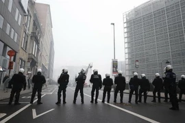 Cảnh sát ở thủ đô Brussels của Bỉ. (Ảnh: THX/TTXVN)