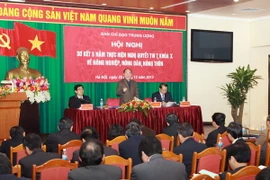 Chủ tịch Quốc hội Nguyễn Sinh Hùng phát biểu chị đạo hội nghị sơ kết 5 năm thực hiện Nghị quyết Trung ương 7 (khóa X). (Ảnh: Nguyễn Dân/TTXVN)