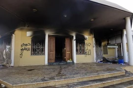 Mặt trước tòa nhà Lãnh sự quán Mỹ ở Benghazi, Libya bị tấn công hồi tháng 9/ 2012. (Nguồn: AFP)