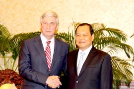 Bí thư Thành ủy Thành phố Hồ Chí Minh Lê Thanh Hải tiếp ông Melnikov Ivan Ivanovich, Phó Chủ tịch thứ nhất Duma Quốc gia Nga, Phó Chủ tịch thứ nhất Ủy ban Trung ương Đảng Cộng sản Nga. (Ảnh: Anh Tuấn/Vietnam+) 
