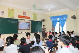 Nhiều địa phương tại Nghệ An thực hiện điều chuyển, biệt phái giáo viên giữa các nhà trường để phù hợp với từng môn học. (Ảnh: Bích Huệ/TTXVN)