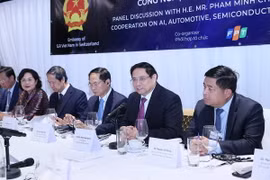 Thủ tướng Phạm Minh Chính phát biểu tại Tọa đàm về hợp tác phát triển trí tuệ nhân tạo và công nghệ. (Ảnh: Dương Giang/TTXVN)