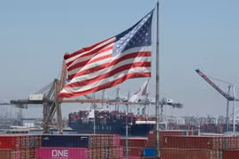 Hàng hóa tại cảng Long Beach, California, Mỹ. (Ảnh: AFP/TTXVN)