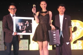 Trao giải Êkíp hoàn hảo. (Nguồn: Hà Huy Hiệp/Vietnam+)