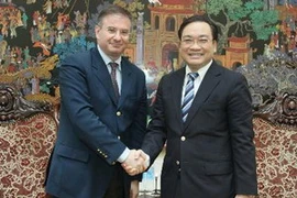 Phó Thủ tướng Hoàng Trung Hải tiếp Thứ trưởng Bộ Ngoại giao Italia Bruno Archi sang thăm và làm việc tại Việt Nam. (Ảnh: Lâm Khánh/TTXVN)