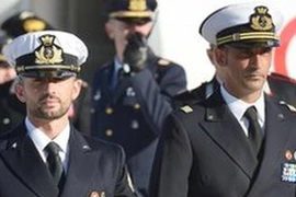 Hai lính thủy đánh bộ Massimiliano Latorre (phải) và Salvatore Girone. (Ảnh: AFP)